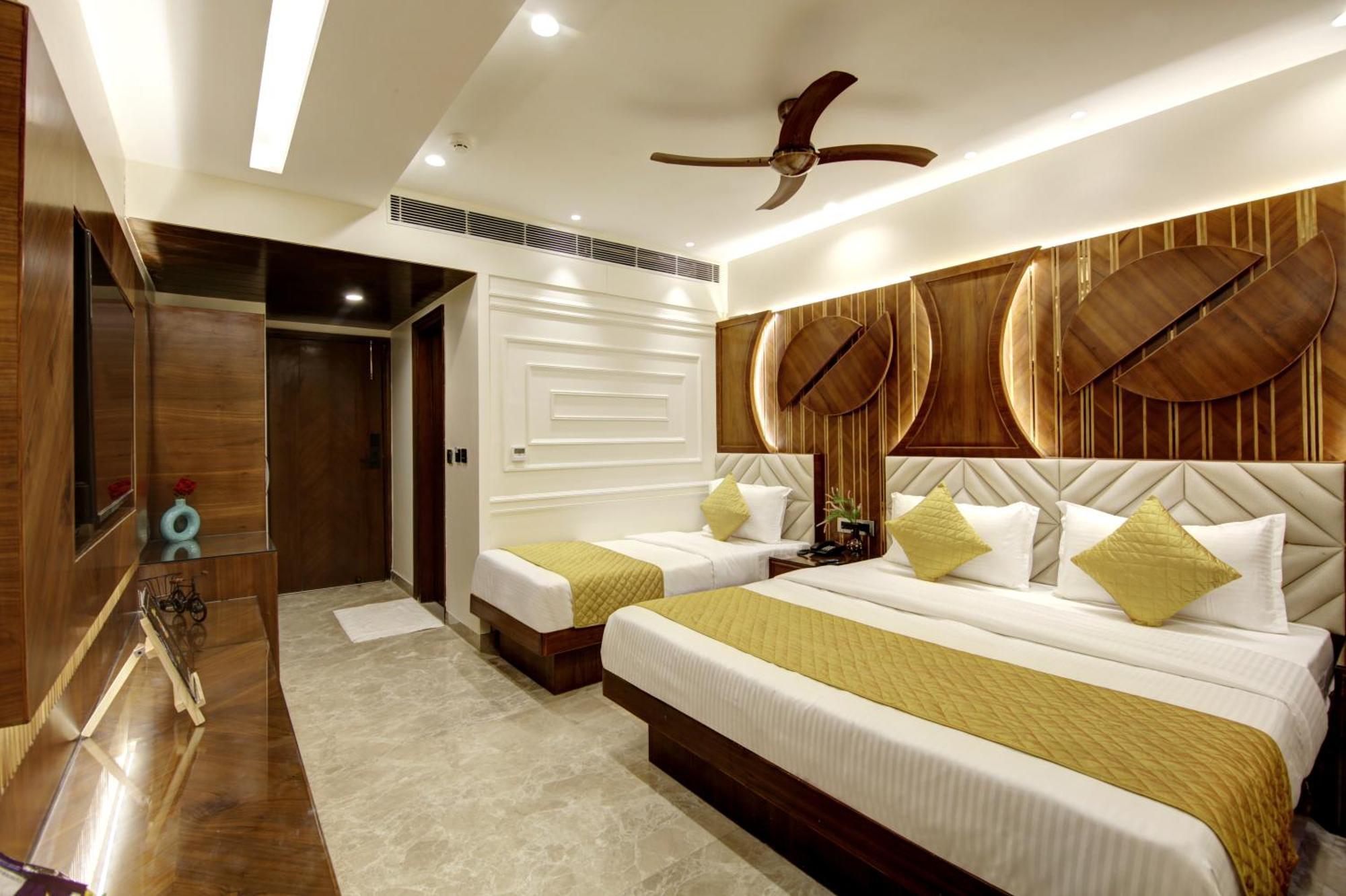 The Vanson Pride Delhi Ню Делхи Екстериор снимка